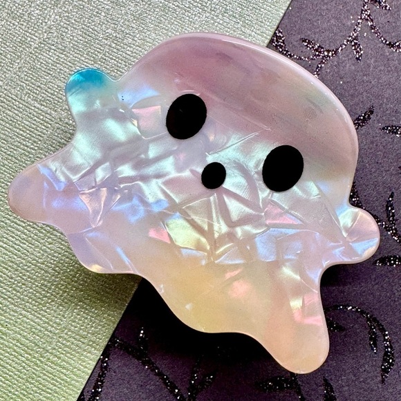 Unbranded Accessories - New Halloween White Pearlescent Ghost Acrylic Claw Hair Clip - 3” x 2.25”